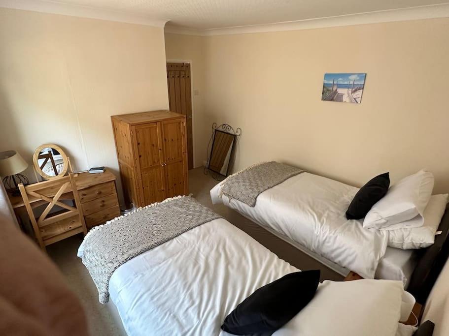 Offa'S Lodge Family Home Quiet Area With Sea Views Prestatyn Exteriér fotografie