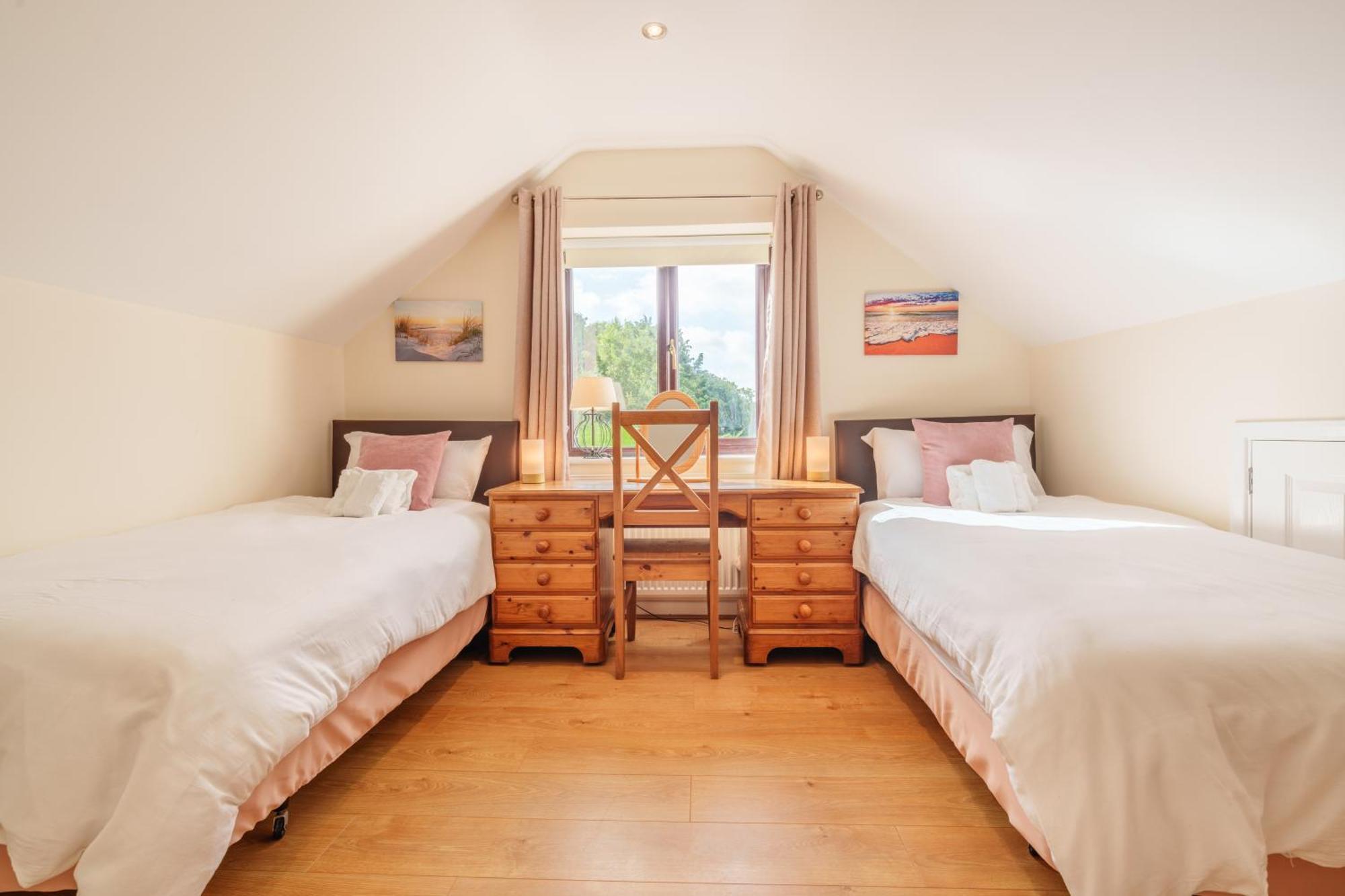 Offa'S Lodge Family Home Quiet Area With Sea Views Prestatyn Exteriér fotografie