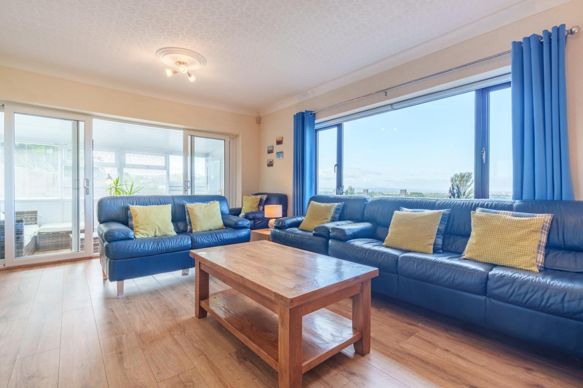 Offa'S Lodge Family Home Quiet Area With Sea Views Prestatyn Exteriér fotografie